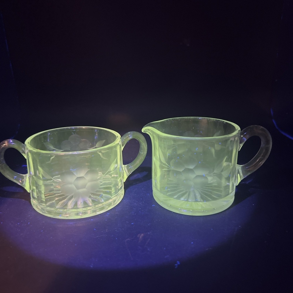 Vintage‎ Clear Manganese Glass Creamer & Sugar Set Etched Floral 365nm UV Glow